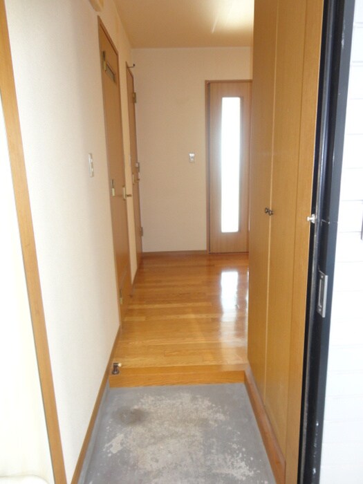 物件内観写真16　(玄関)
