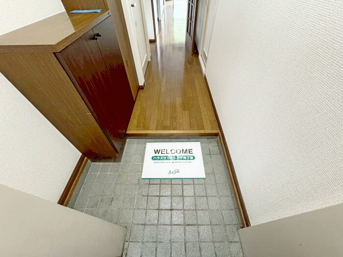 物件内観写真15　(玄関)