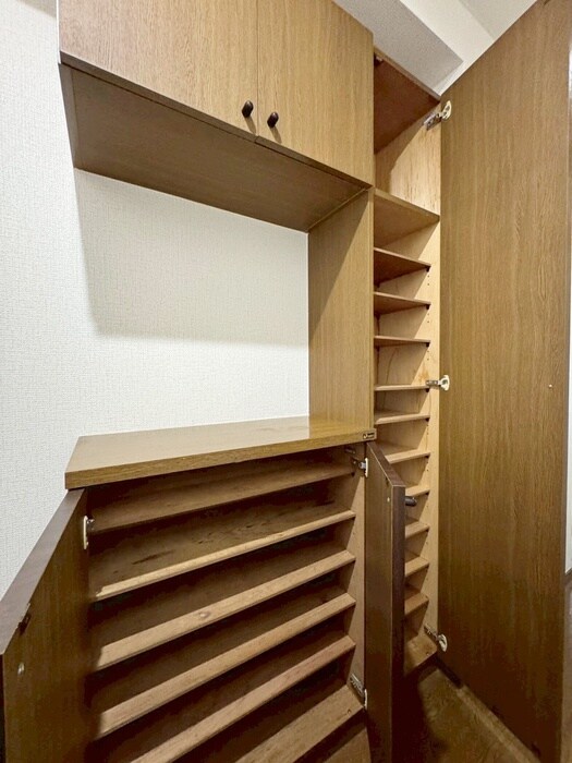 物件内観写真16　(靴箱)