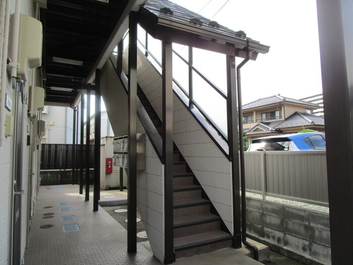 物件外観写真6　(エントランス部分)