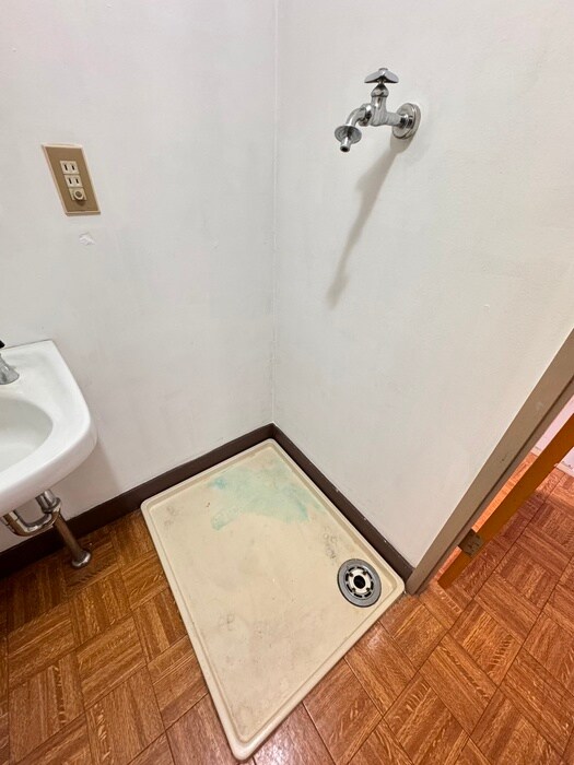 物件内観写真17　(洗濯機置場)