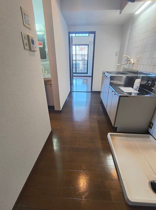 物件内観写真15　(廊下)