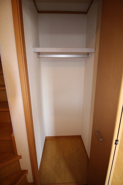 物件内観写真16　(収納)