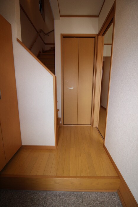 物件内観写真21　(玄関)