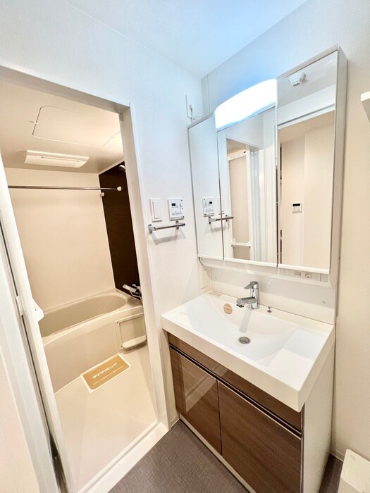 物件内観写真12　(洗面)