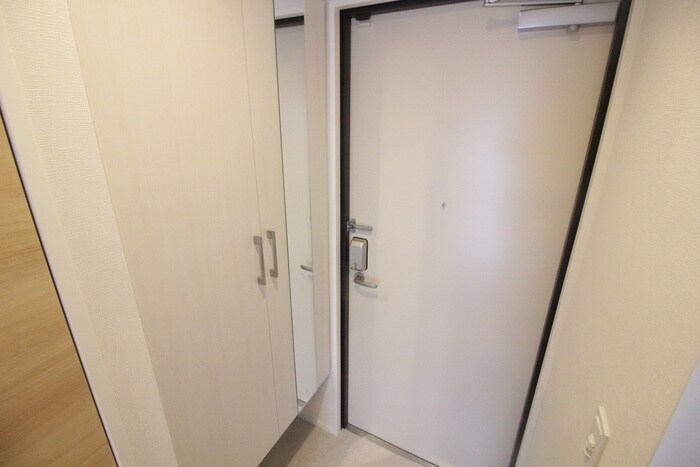 物件内観写真14　(玄関)