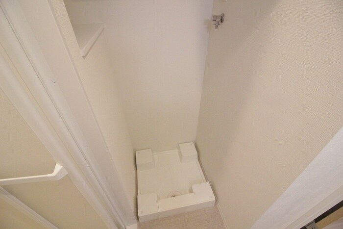 物件内観写真17　(洗濯機置場)