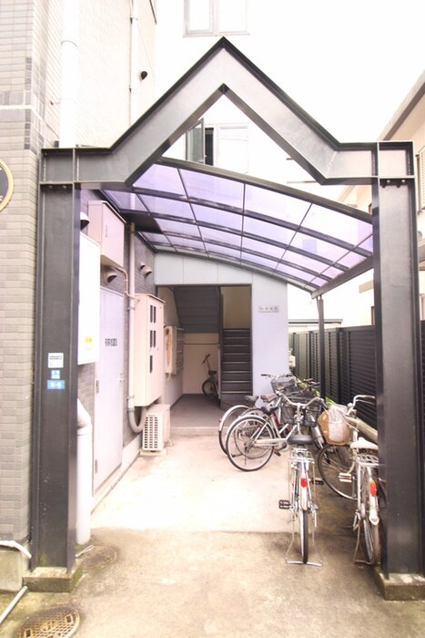 物件外観写真5　(エントランス部分)