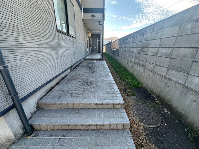 物件外観写真5　(駐輪場)