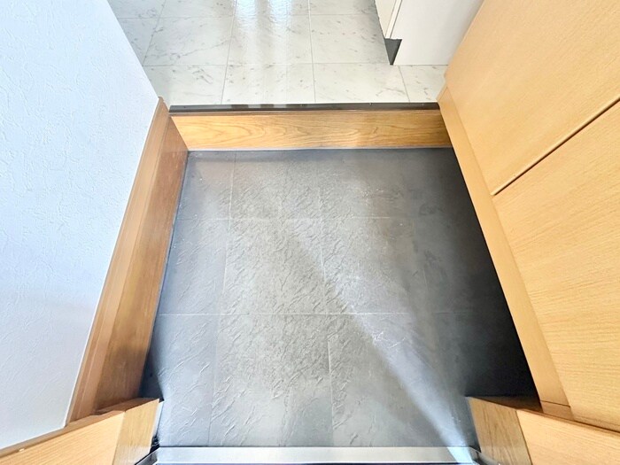 物件内観写真17　(玄関)