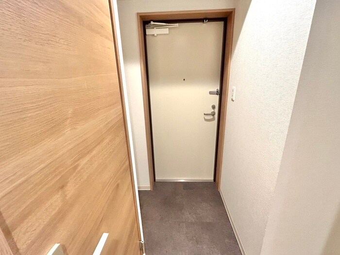 物件内観写真16　(玄関)