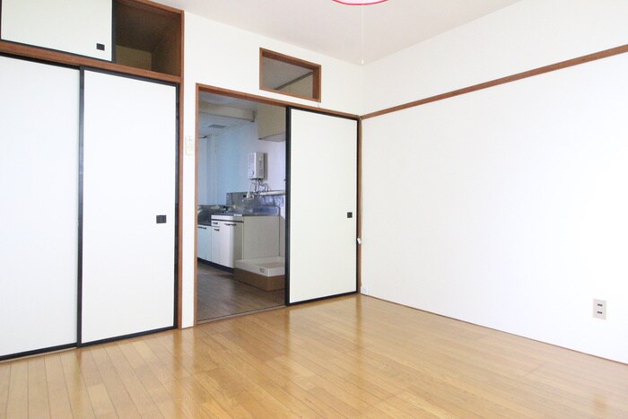 物件内観写真8　(居室)