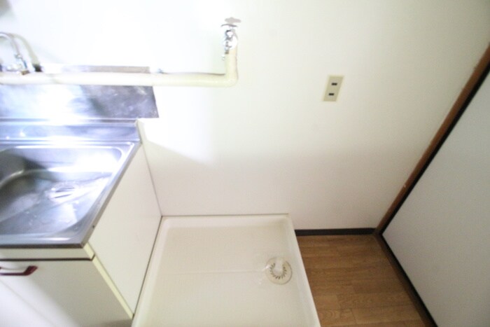 物件内観写真13　(洗濯機置場)