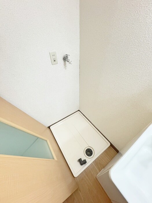 物件内観写真11　(洗濯機置場)