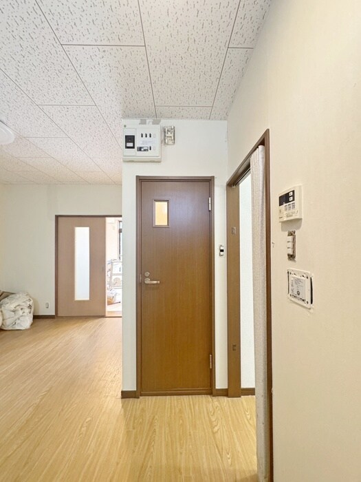 物件内観写真16　(廊下)