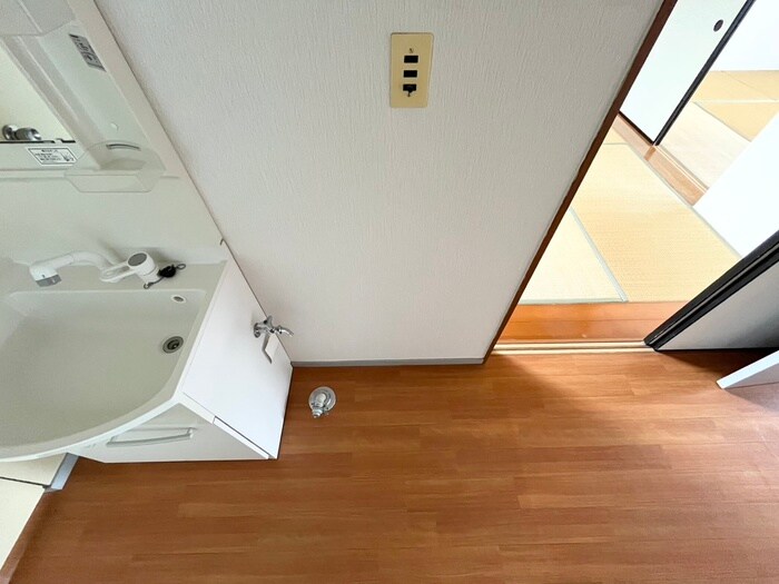 物件内観写真13　(洗濯機置場)