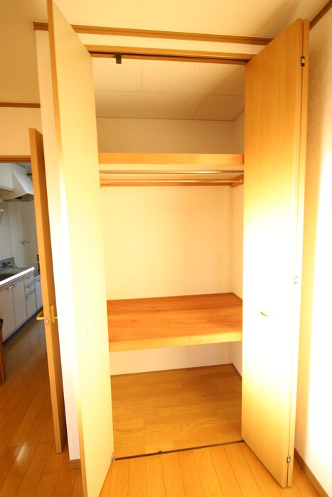 物件内観写真12　(収納)