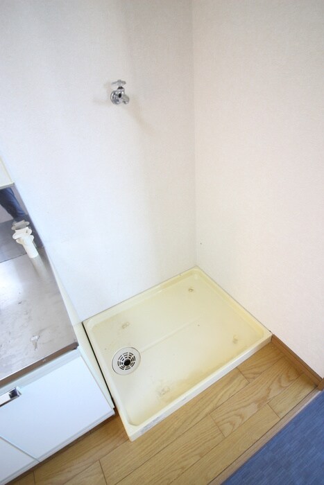 物件内観写真14　(洗濯機置場)