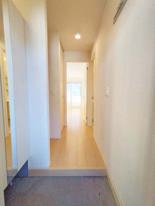 物件内観写真13　(玄関)