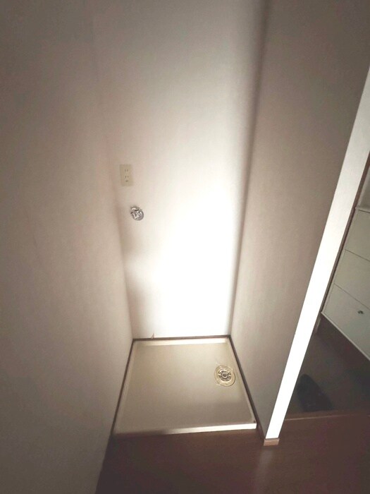 物件内観写真13　(洗濯機置場)