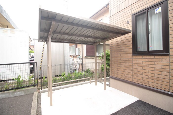物件外観写真4　(駐輪場)