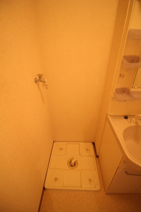 物件内観写真13　(洗濯機置場)