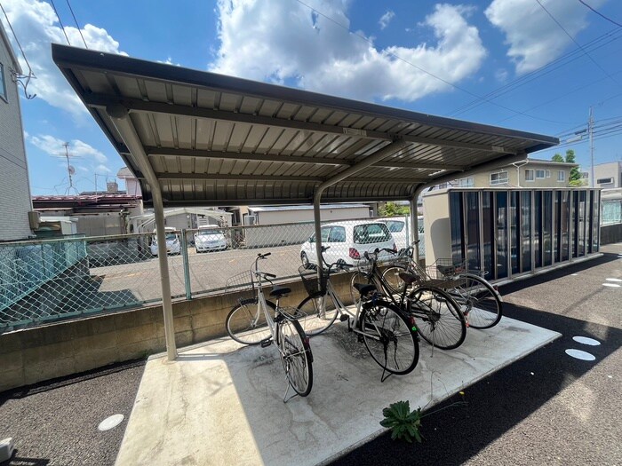 物件外観写真5　(駐輪場)