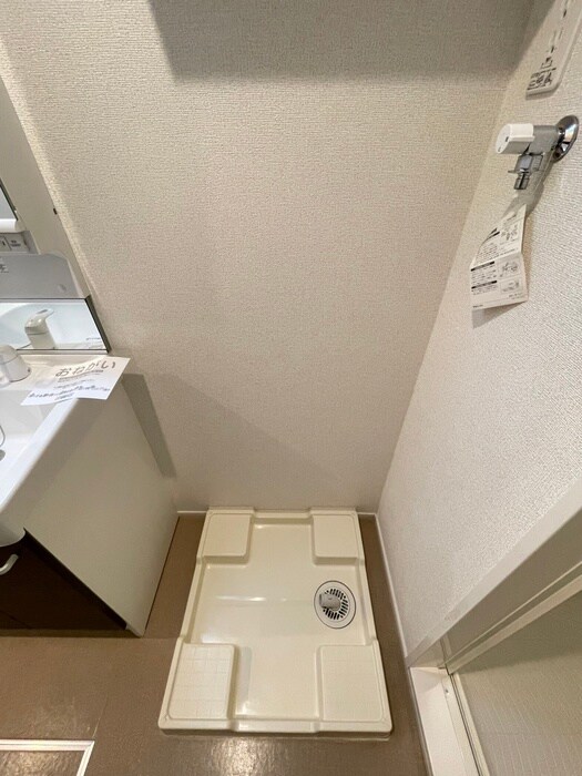 物件内観写真12　(洗濯機置場)