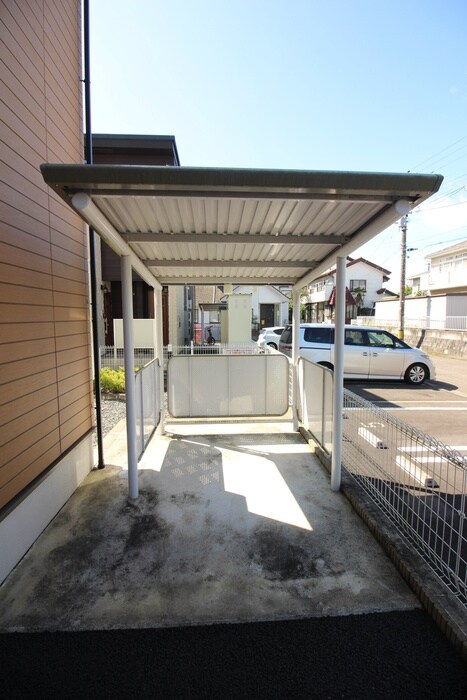 物件外観写真4　(駐輪場)