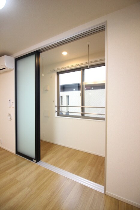 物件内観写真13　(居室)