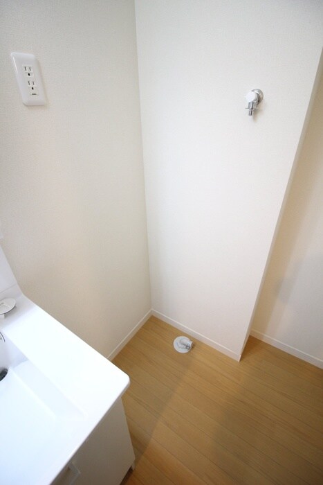 物件内観写真15　(洗濯機置場)