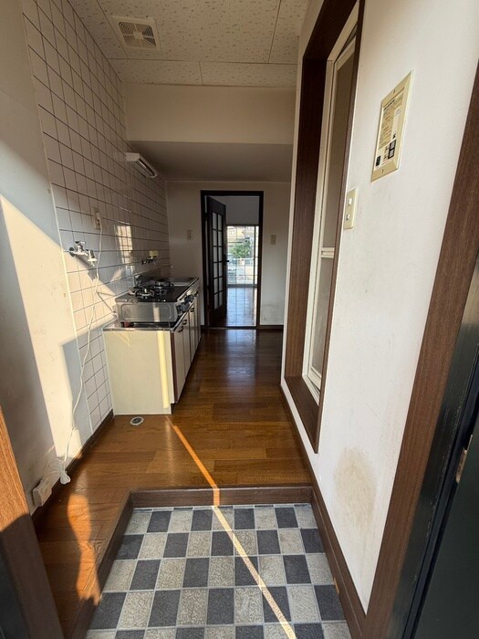 物件内観写真18　(洗濯機置場)