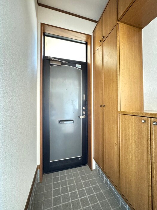 物件内観写真16　(玄関)