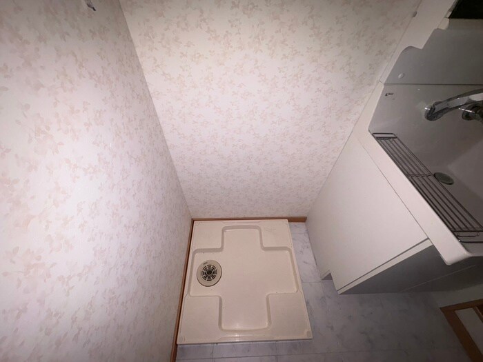 物件内観写真16　(洗濯機置場)