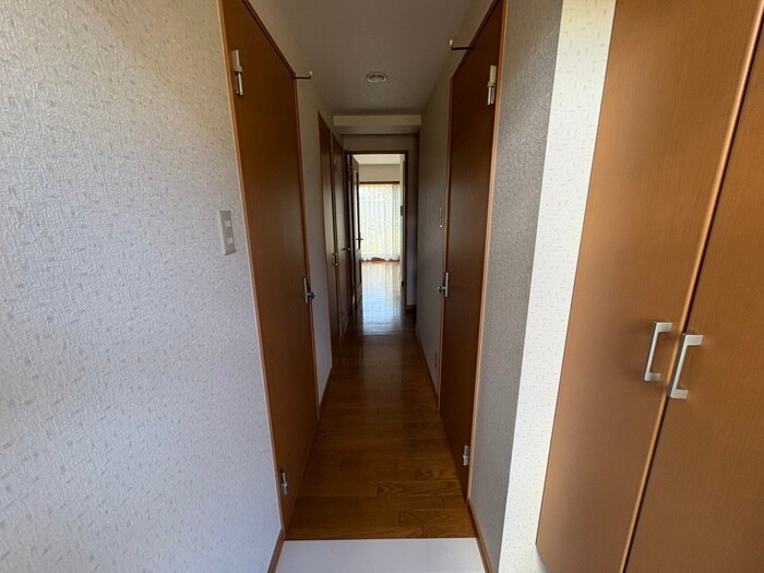 物件内観写真18　(廊下)
