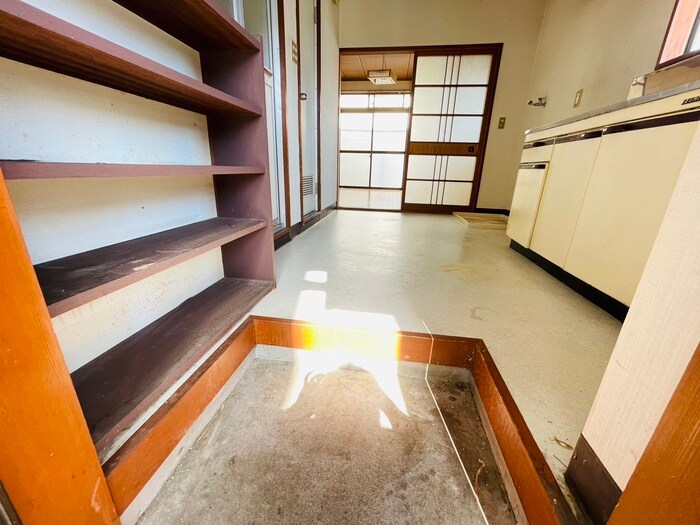 物件内観写真13　(玄関)