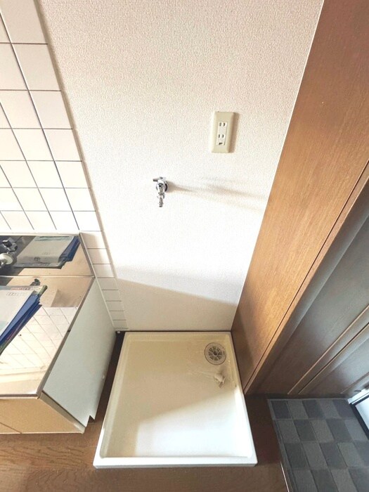 物件内観写真13　(洗濯機置場)