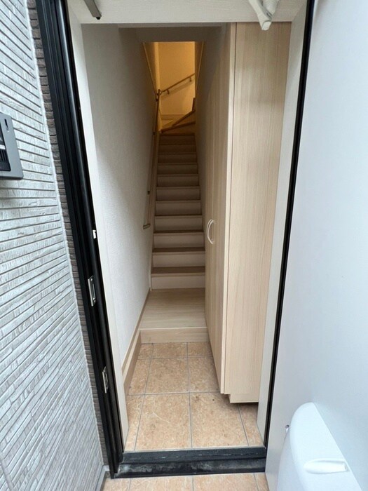 物件内観写真7　(玄関)