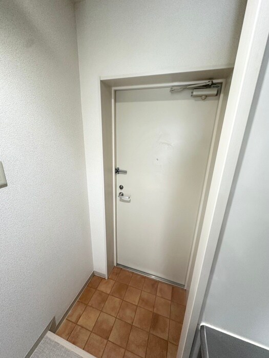 物件内観写真17　(玄関)