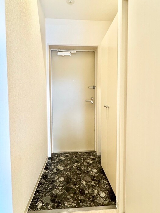 物件内観写真7　(玄関)