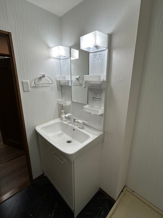 物件内観写真12　(洗面)