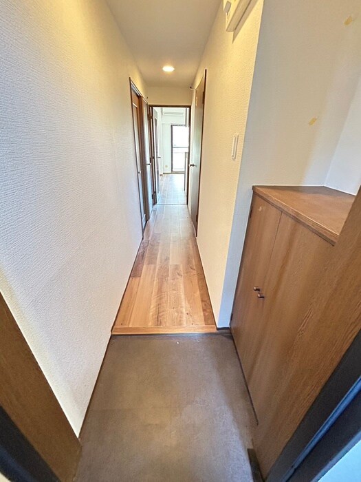 物件内観写真16　(廊下)