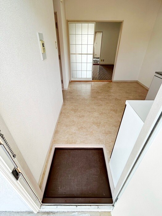 物件内観写真17　(玄関)