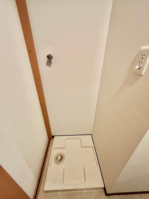 物件内観写真16　(洗濯機置場)