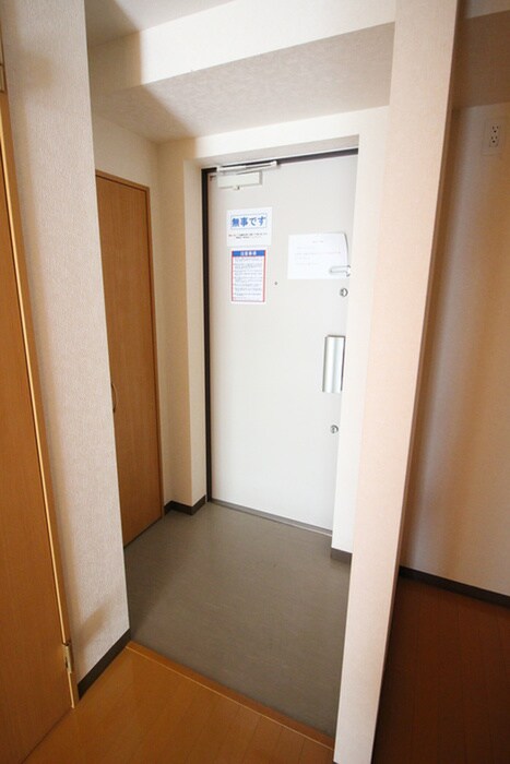 物件内観写真17　(玄関)