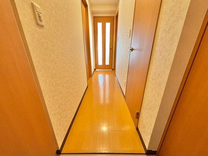 物件内観写真17　(廊下)