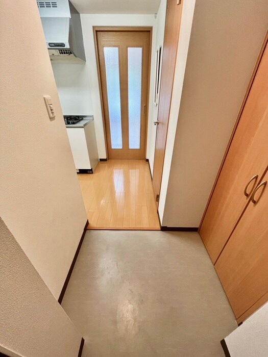 物件内観写真18　(玄関)