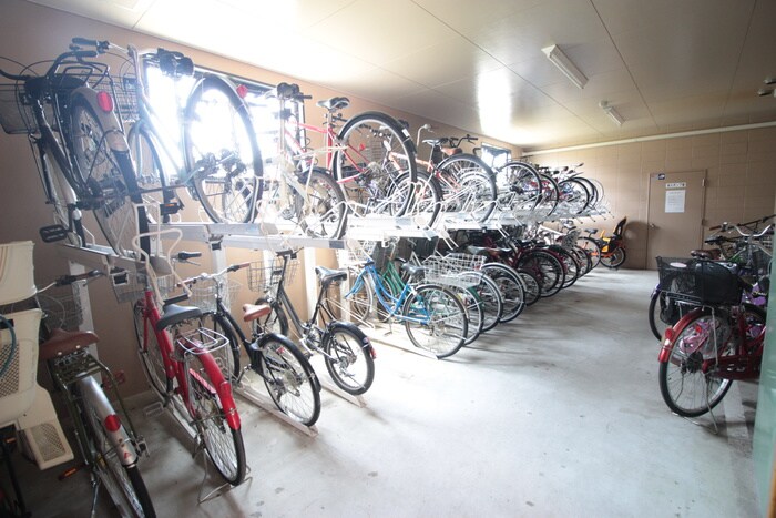 物件外観写真6　(駐輪場)