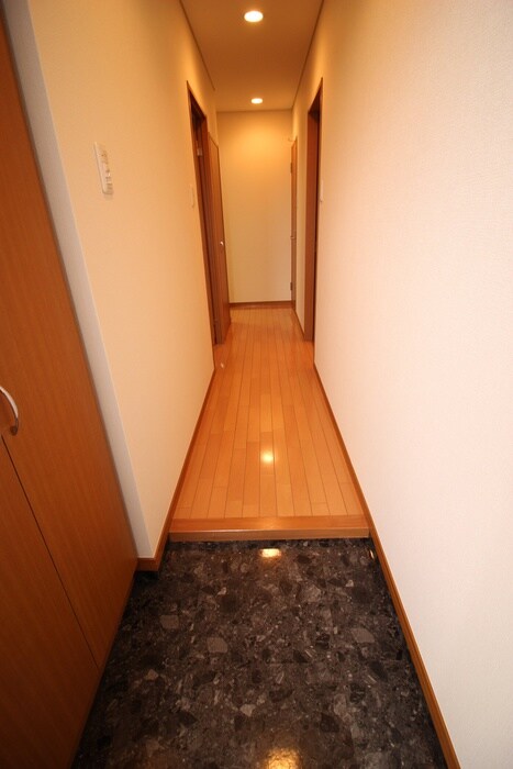 物件内観写真17　(玄関)