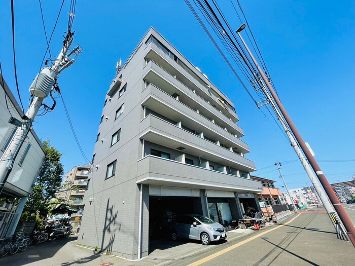 物件外観写真2　(駐車場)